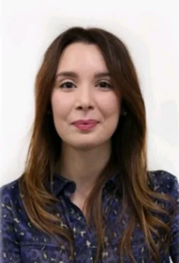 Malika, assistante administrative